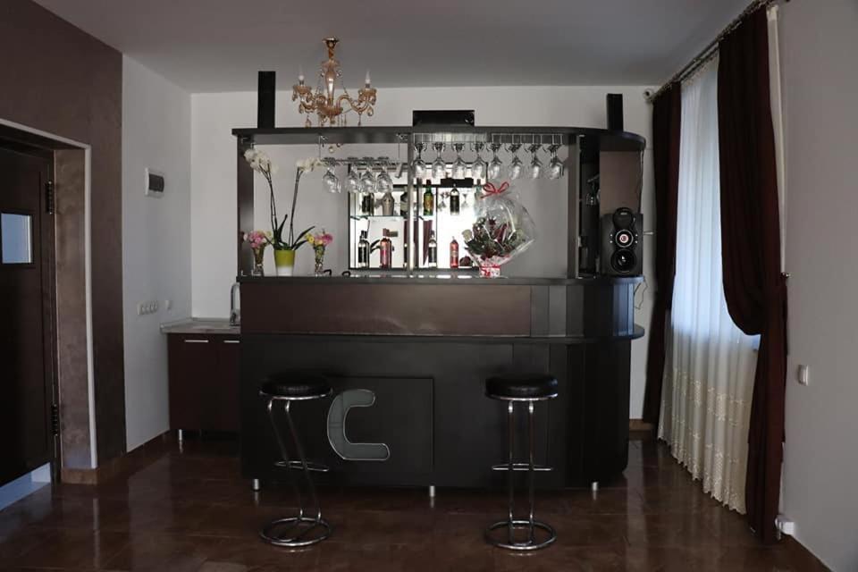 Pensiunea Maria Tania - Restaurant Mioveni Exterior foto